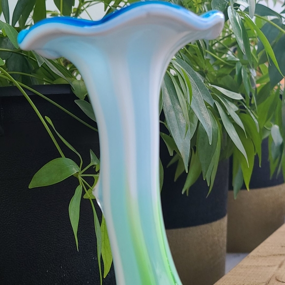 Murano style blown glass flower bud vase - Picture 5 of 6